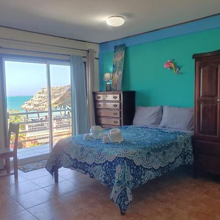 Beach Club Condos At Popeyes Caye Caulker Exterior photo