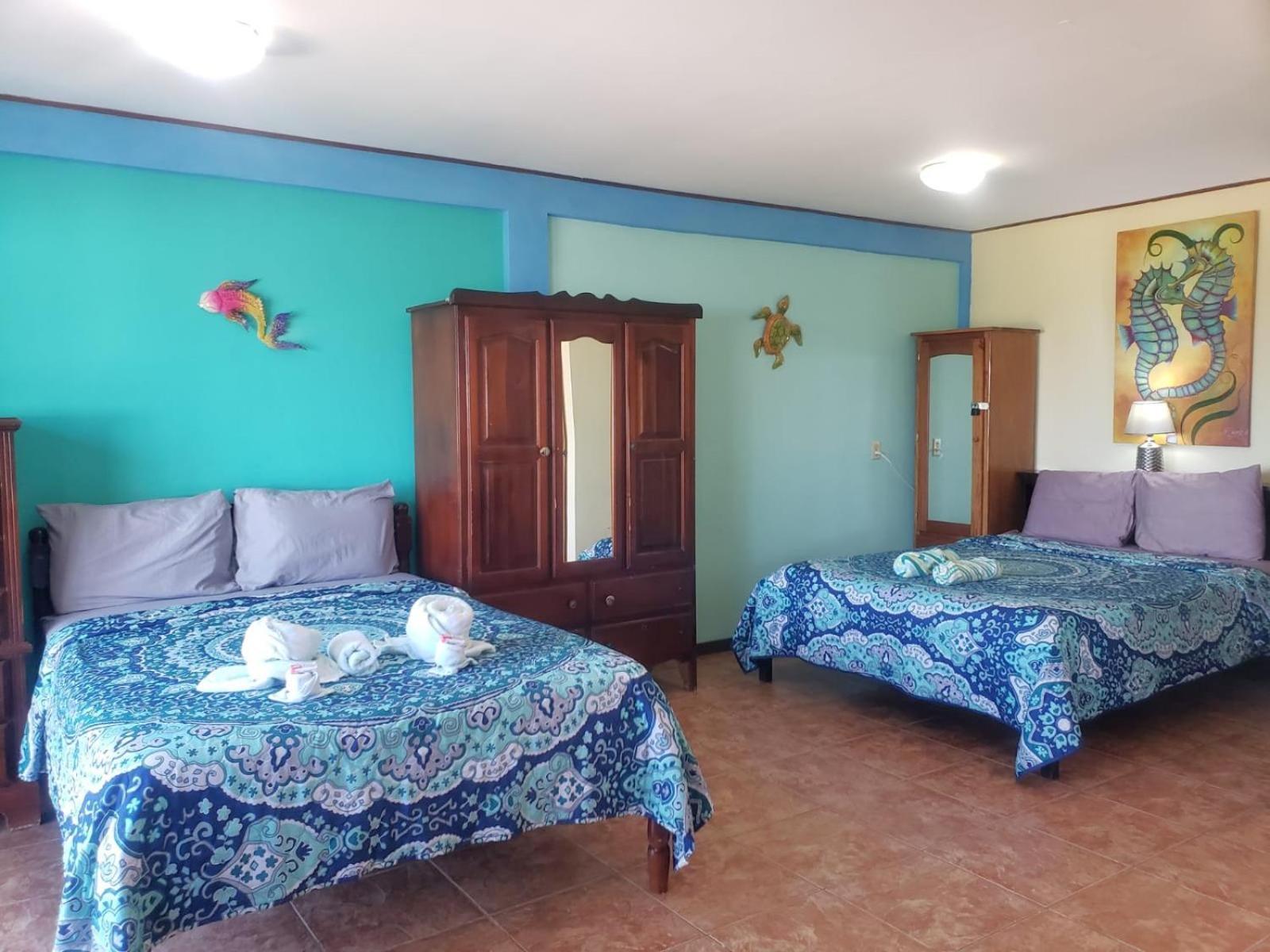 Beach Club Condos At Popeyes Caye Caulker Exterior photo